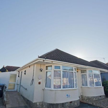 Hilda'S Retreat Accessible Wheel Chair Friendly With Hoist Poole Eksteriør bilde