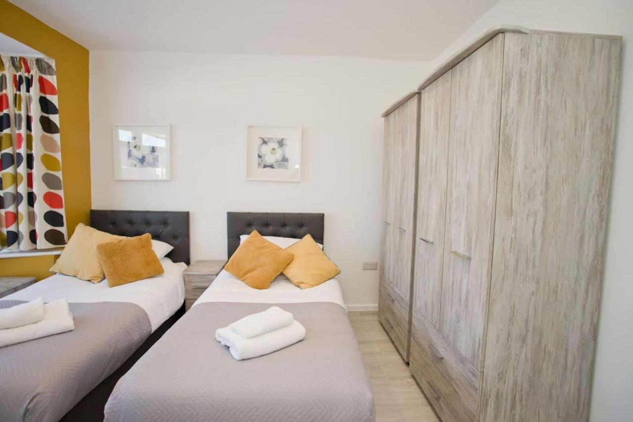 Hilda'S Retreat Accessible Wheel Chair Friendly With Hoist Poole Eksteriør bilde