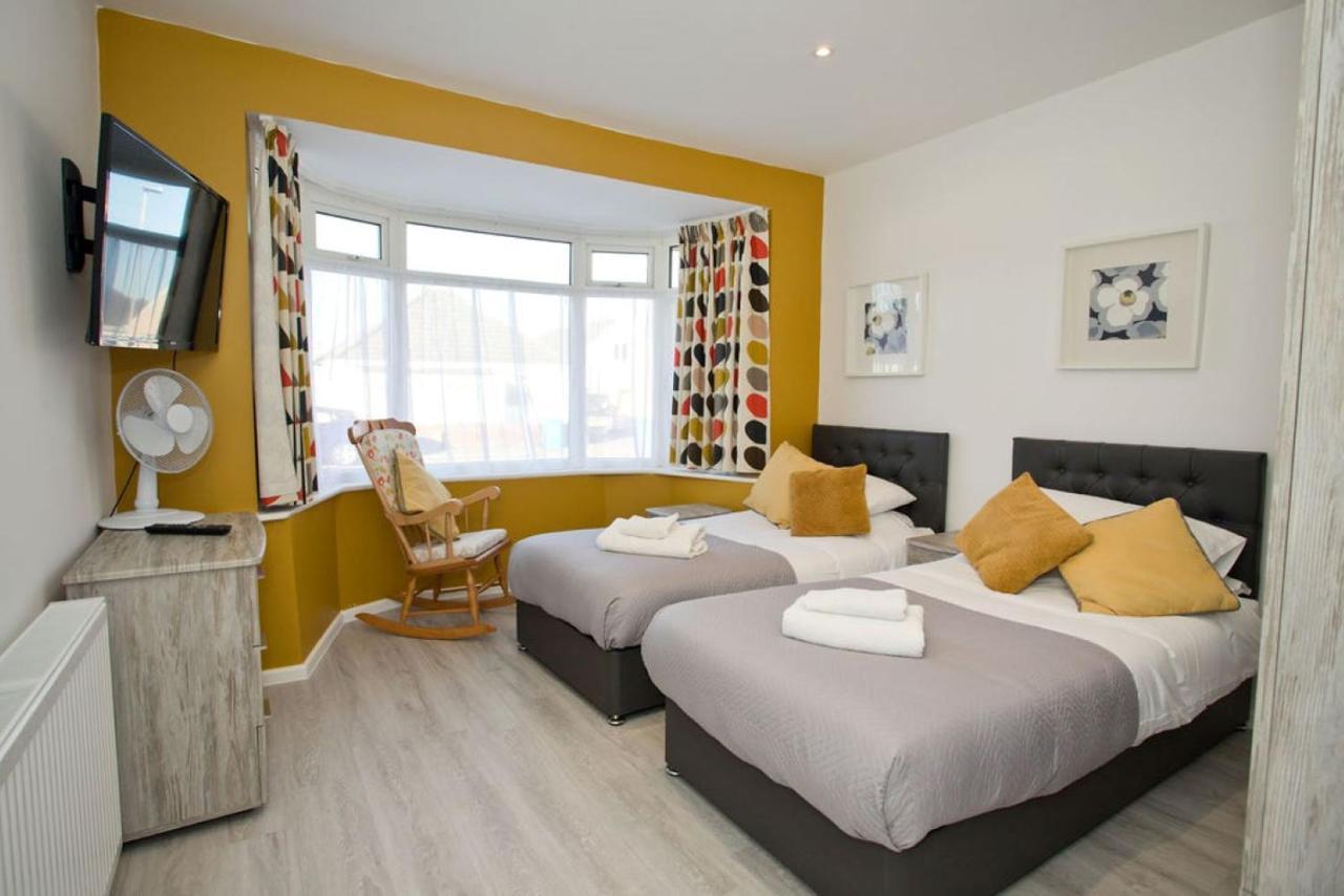 Hilda'S Retreat Accessible Wheel Chair Friendly With Hoist Poole Eksteriør bilde