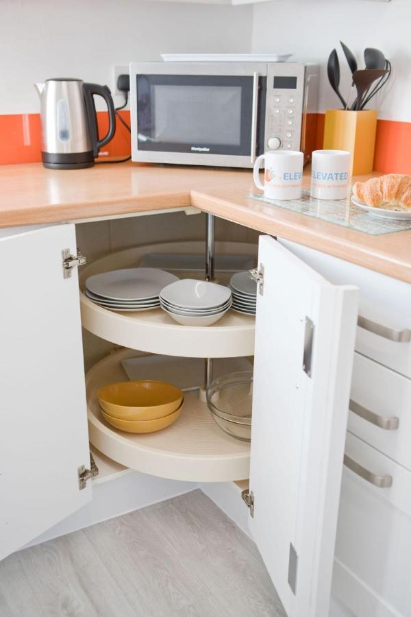 Hilda'S Retreat Accessible Wheel Chair Friendly With Hoist Poole Eksteriør bilde